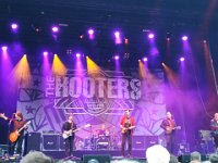 hooters 03