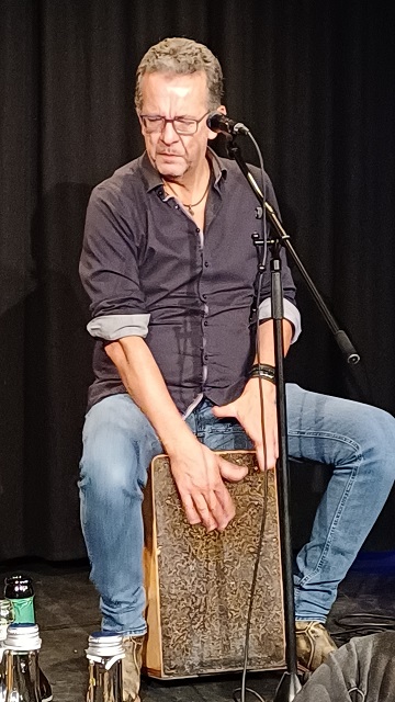 Buchi trifft Helmut Krumminga 26.11.2025 Das
        Sandkorn Karlsruhe