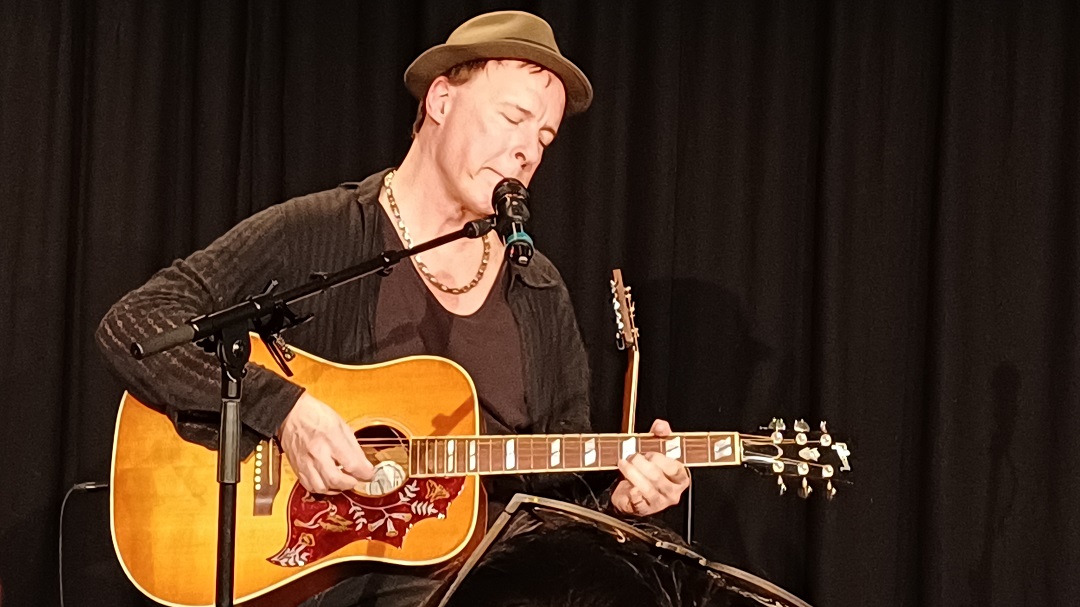 Buchi trifft Helmut Krumminga 26.11.2025 Das
        Sandkorn Karlsruhe